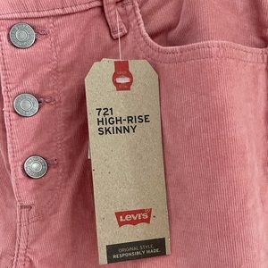 Levi’s 721 high-rise corduroy skinny Jean, size 8